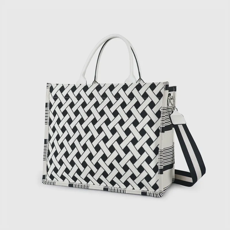 Weaving Shopper (L) GR240046 - Image 2